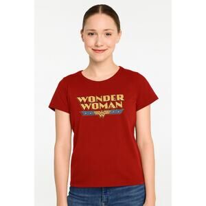 Wonder Woman Juniors Red Graphic T-Shirt – Size Medium – Short Sleeve Tee EUC